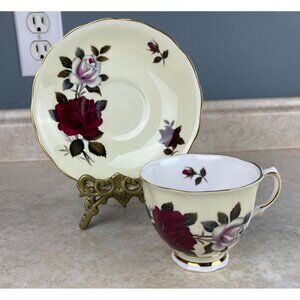 Colclough Bone China England Red & White Roses Tea Cup And Saucer Set